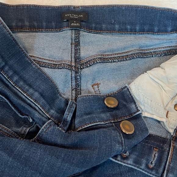 Ann Taylor Skinny Jeans Dark Wash Mid Rise Button Fly Solid Blue Stretchy Sz 6 - Picture 6 of 8